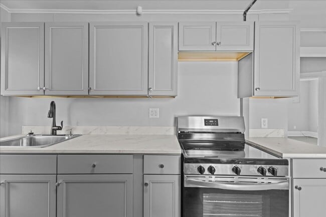 Building Photo - 410 St Paul St