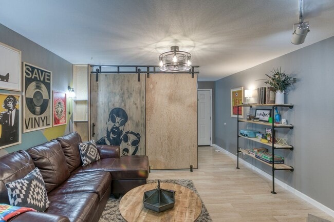 Building Photo - 61 S Sable Blvd