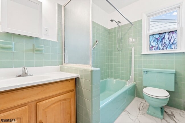 Building Photo - 726 Gates Terrace