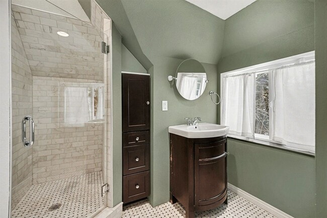 Building Photo - 2 Bed 2 Bath Home for Rent In Wash Park area!