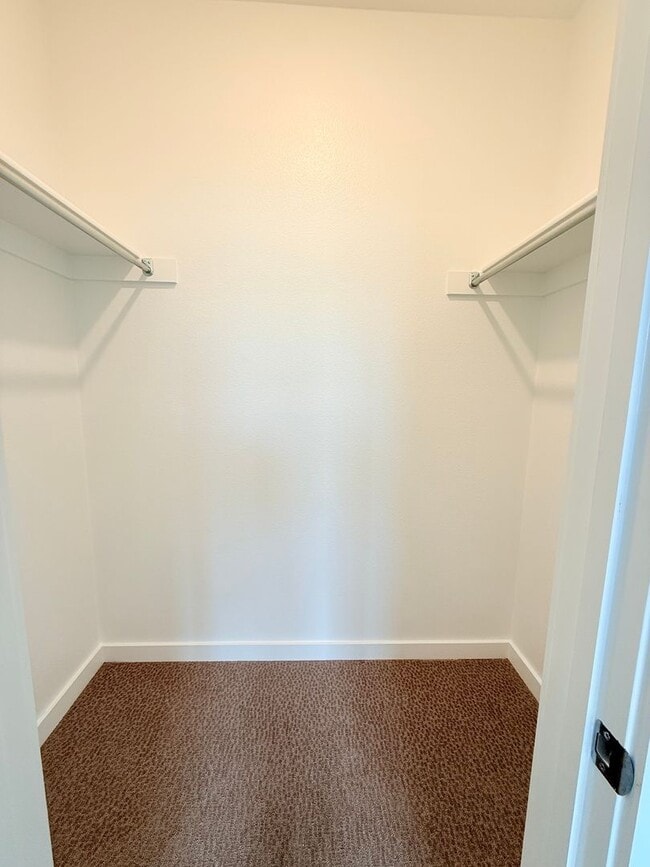 Building Photo - AVAILABLE NOW -Stunning 3-Bedroom Townhome Overlooking Greenbelt in Plano ISD 600 Collier Drive