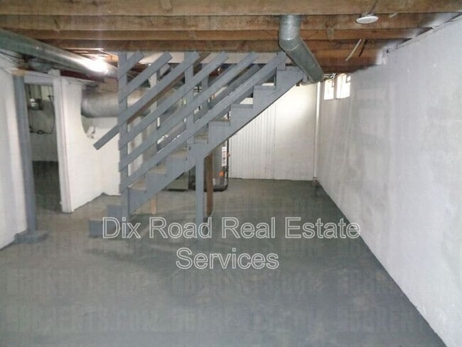 Building Photo - 340 Burleigh Ave