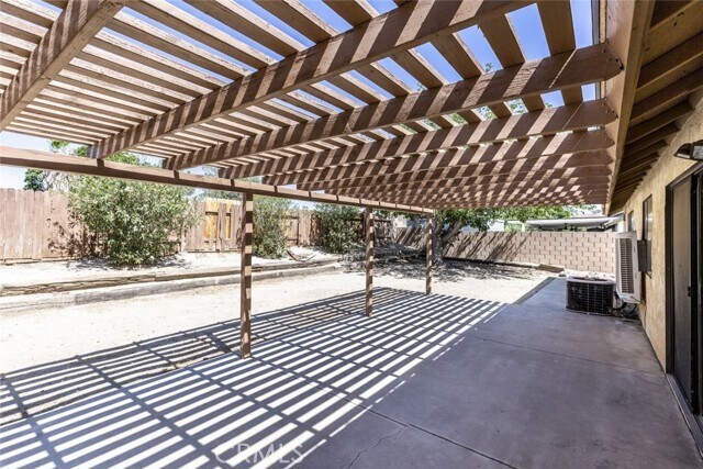 Building Photo - 43111 Weyand Ct