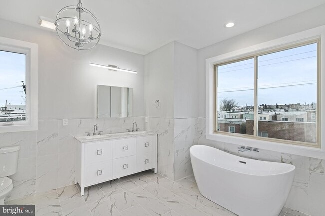 Building Photo - Newly Constructed Fishtown Home
