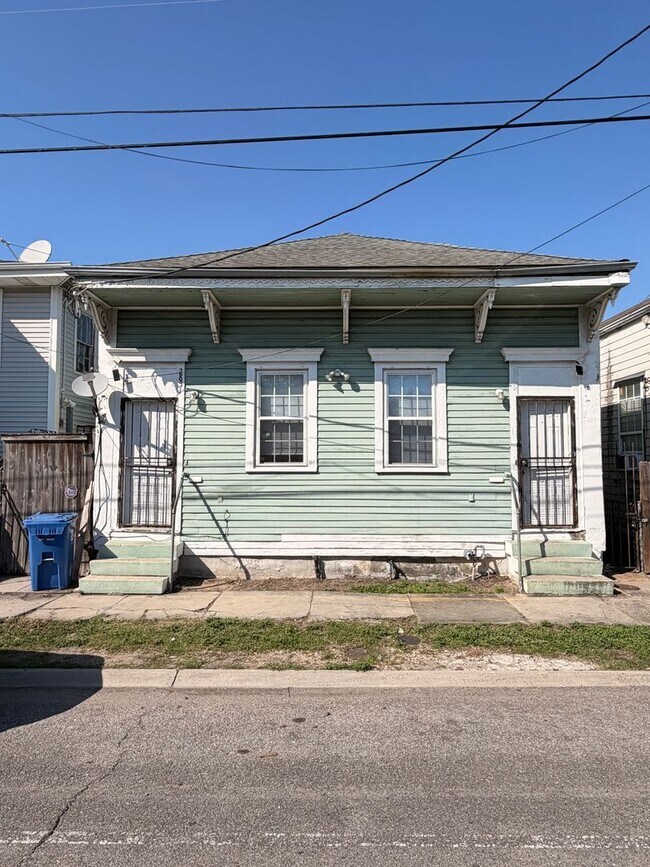 Building Photo - 2831-2831 Orleans Ave