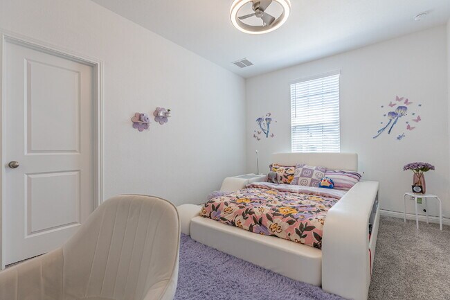 Building Photo - 2332 Giona Pl