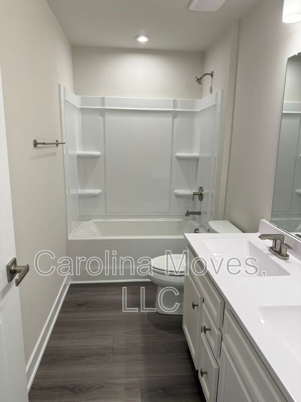 Building Photo - 7071 Glass Ct