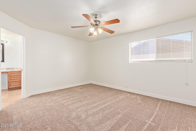 Building Photo - 8731 E Minnezona Ave