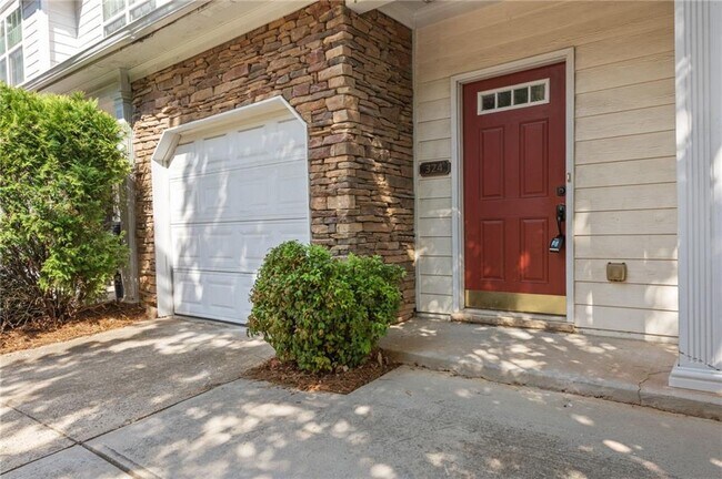 Building Photo - 324 General Wheeler Dr