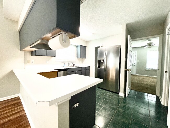Building Photo - 2552 Golden Park Ln
