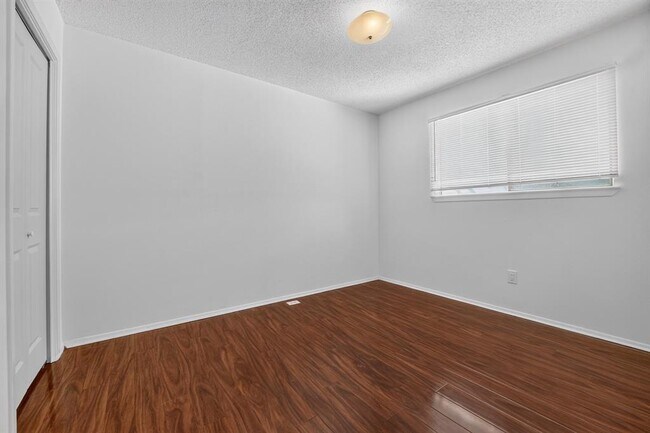 Building Photo - 8400 Jamestown Dr