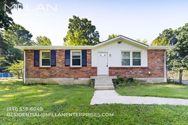 Primary Photo - Open-Concept 3BR Home Near Fort Campbell