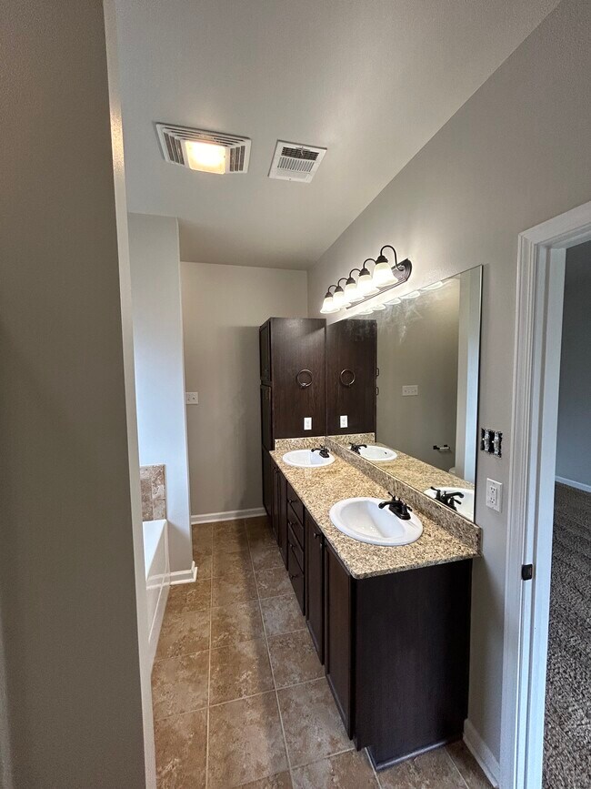Master Bathroom - 14215 Martinique Drive