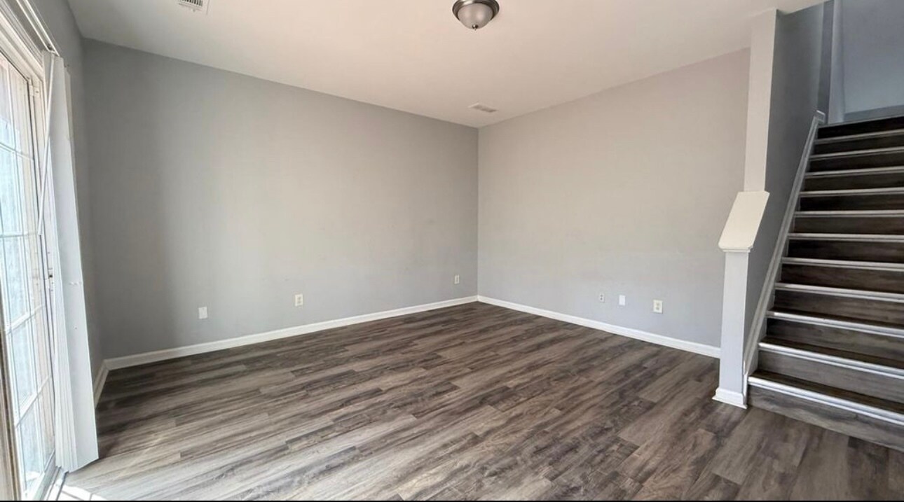 Building Photo - 3296 Mill Springs Cir