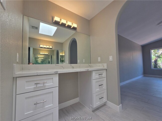 Building Photo - 1193 Pawnee Dr
