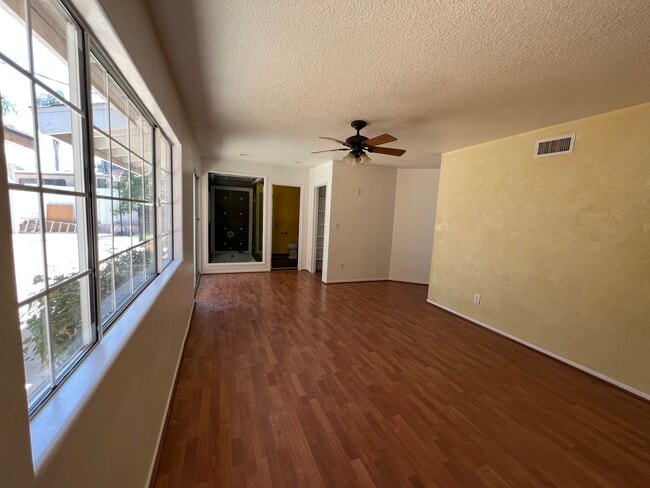 Building Photo - 10210 Hayvenhurst Ave