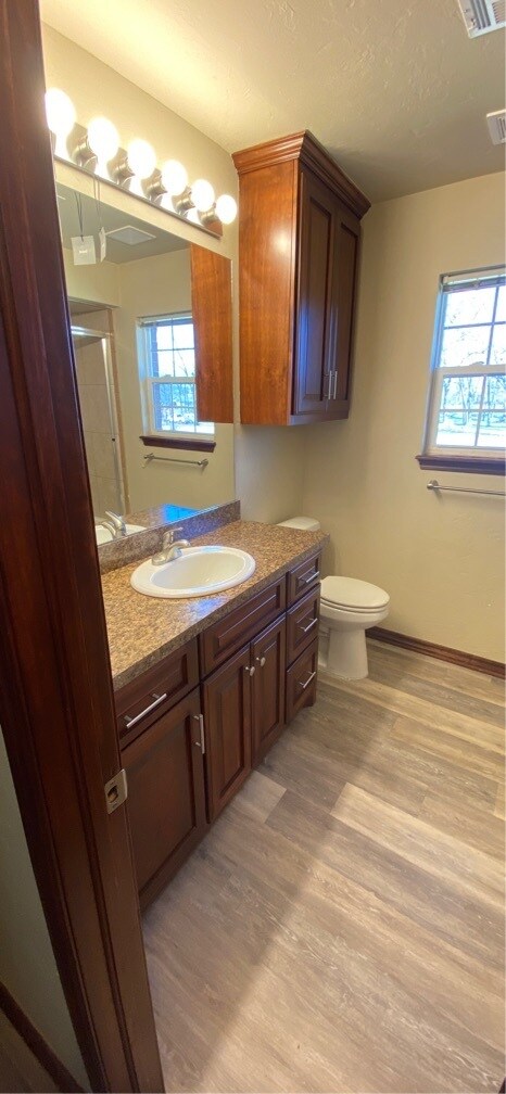 Building Photo - 9521 D J L Dr