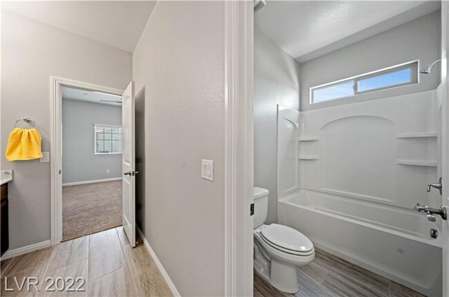 Building Photo - 4 bed+loft Green Valley Home w/City Views