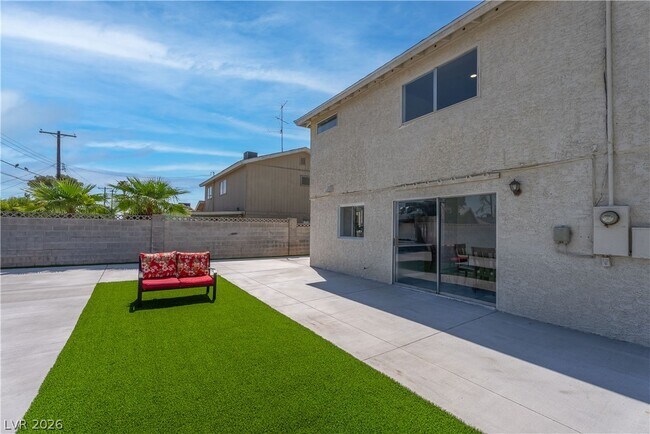 Building Photo - 2298 Golden Arrow Dr