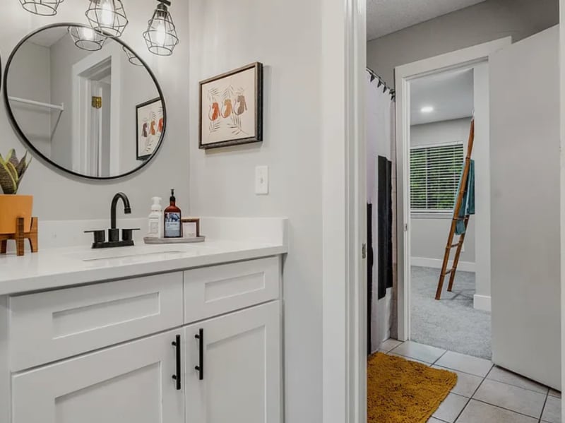 Building Photo - 301 Deerpoint Dr