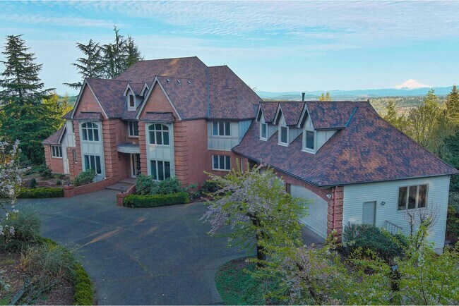 Building Photo - Pete’s Mountain Estate with Mountain Views