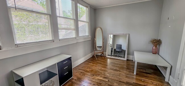 Building Photo - 1389 Agnes Pl