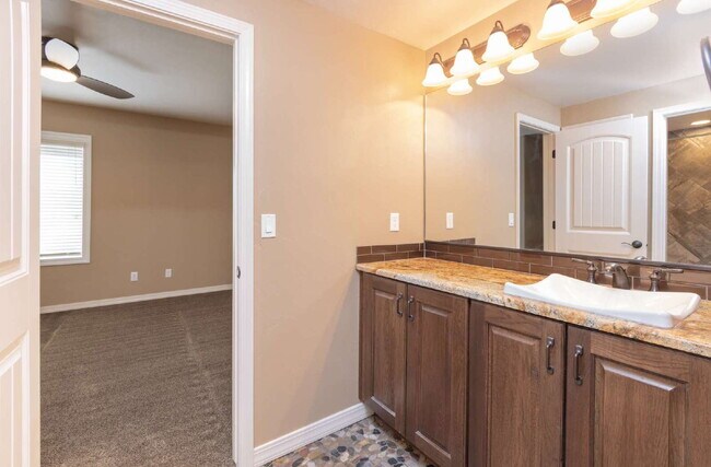 Building Photo - Stunning 3-Bed, 3-Bath Retreat with dedica...