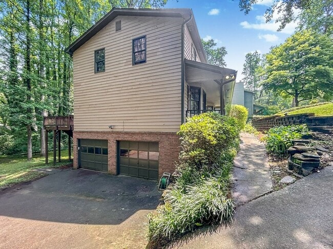 Building Photo - 2491 Annandale Dr