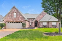 Building Photo - 2704 Greencliff Dr