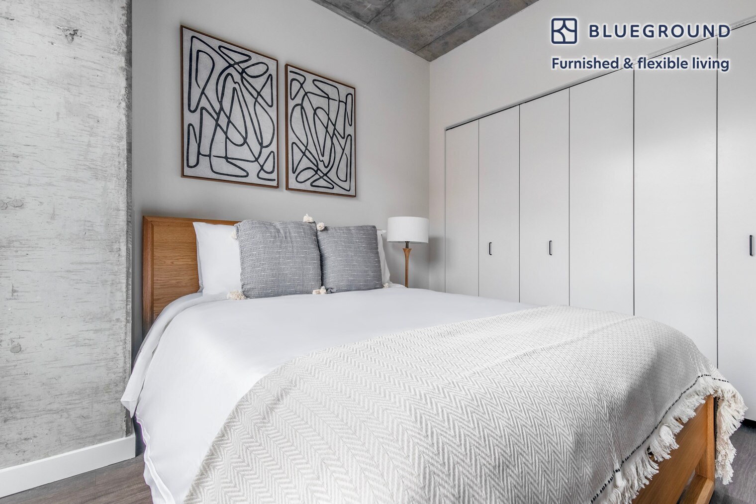 Building Photo - 411 W Chicago Ave