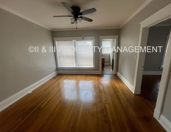 Building Photo - 217 W 37th St