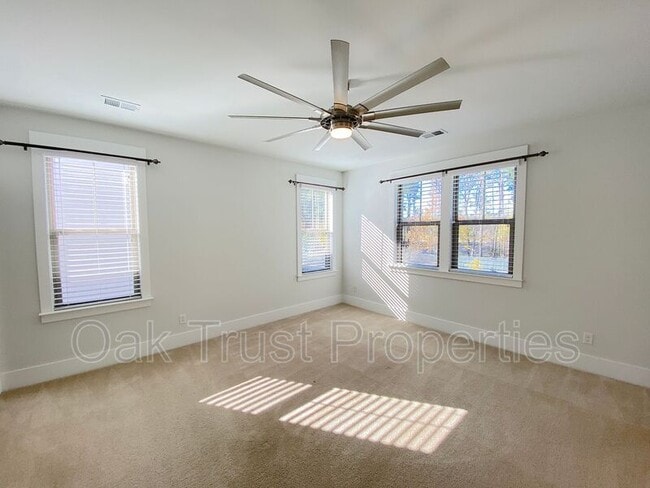 Building Photo - 225 Scholar Way