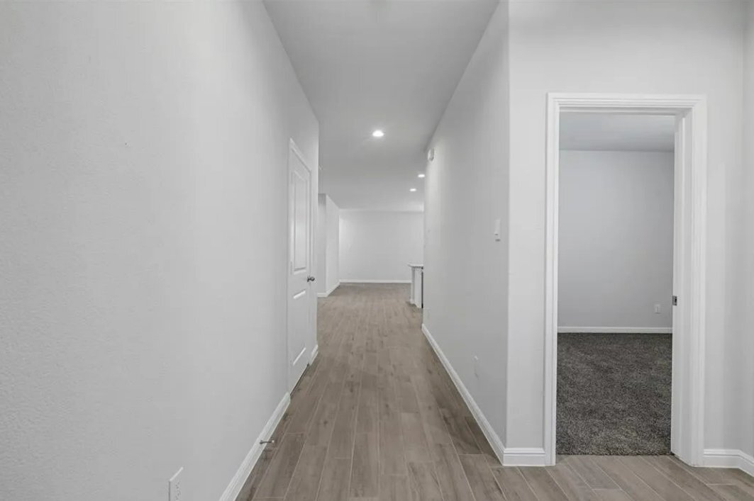 Building Photo - 529 Passenger Trl