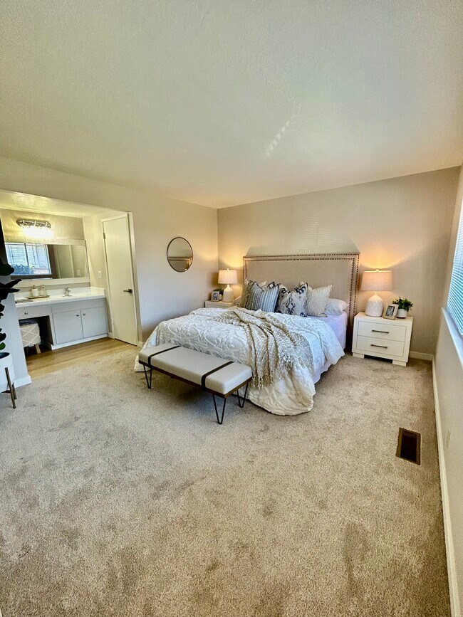 Building Photo - 960 Spadafore Ct