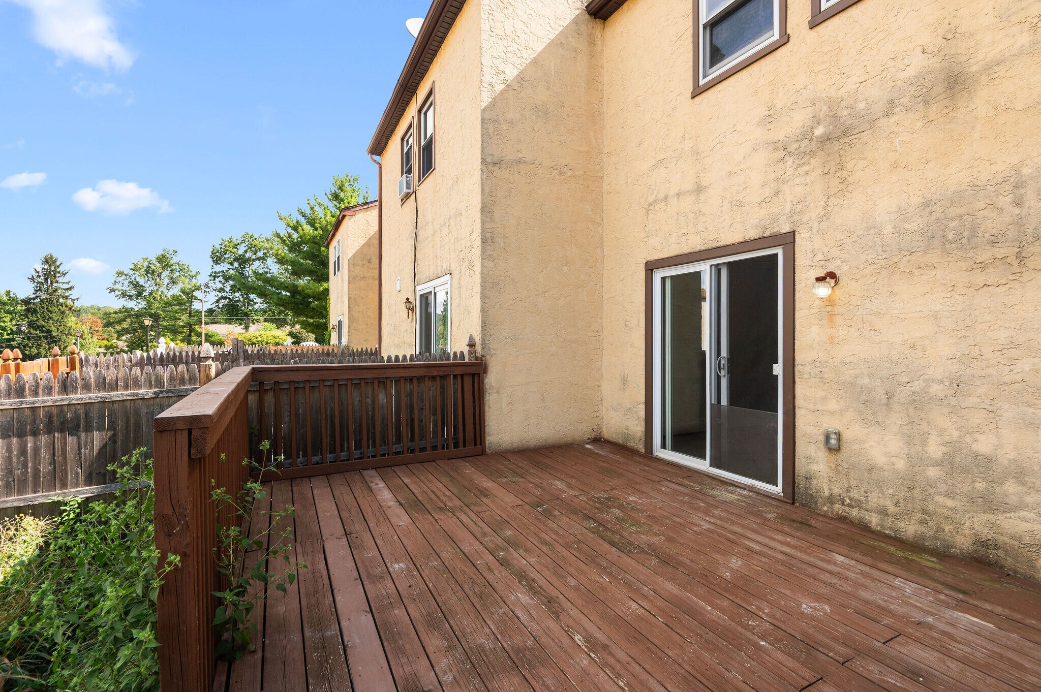 Building Photo - 1705 Walnut Ridge Est