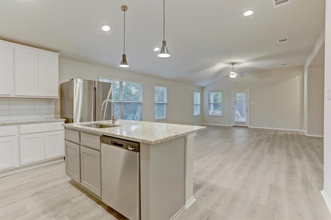 Building Photo - 3902 Crockett Ave