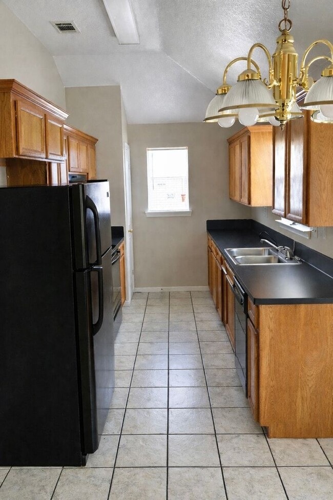 Building Photo - AVAILABLE SOON!