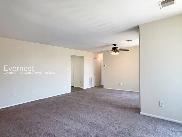 Building Photo - 10202 Prince Pl