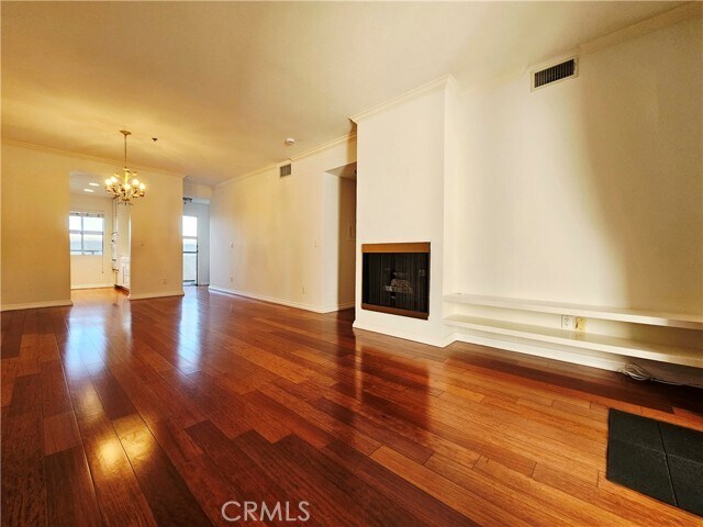 Building Photo - 156 S Oak Knoll Ave