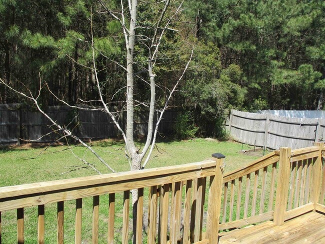 Building Photo - 2808 Blue Bell Ln