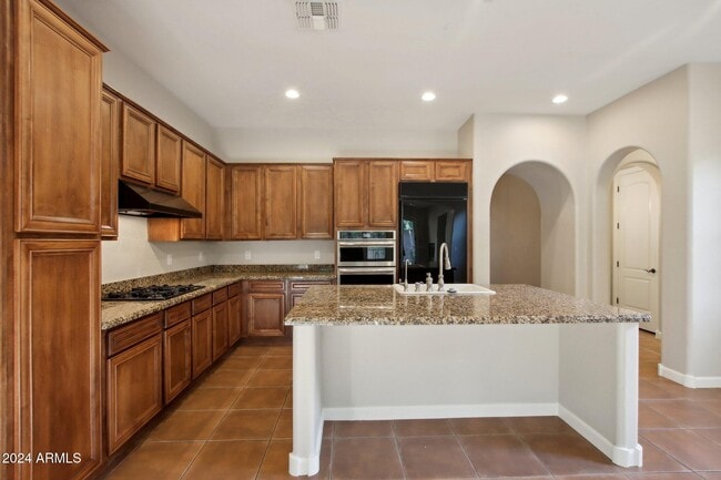 Building Photo - 9344 E Via De Vaquero Dr