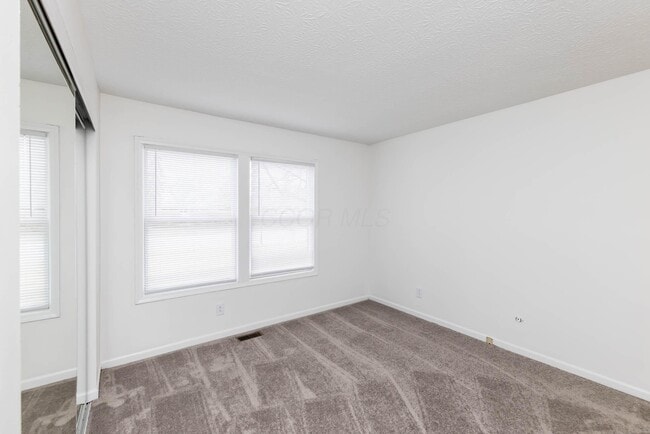 Building Photo - 2423 Sutter Pkwy