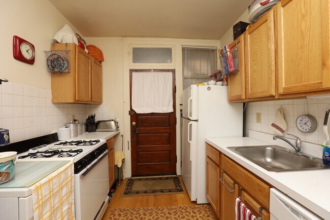 Building Photo - 4871 N Talman Ave