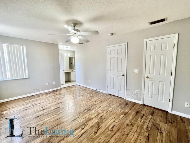 Building Photo - 327 Coconut Palm Way