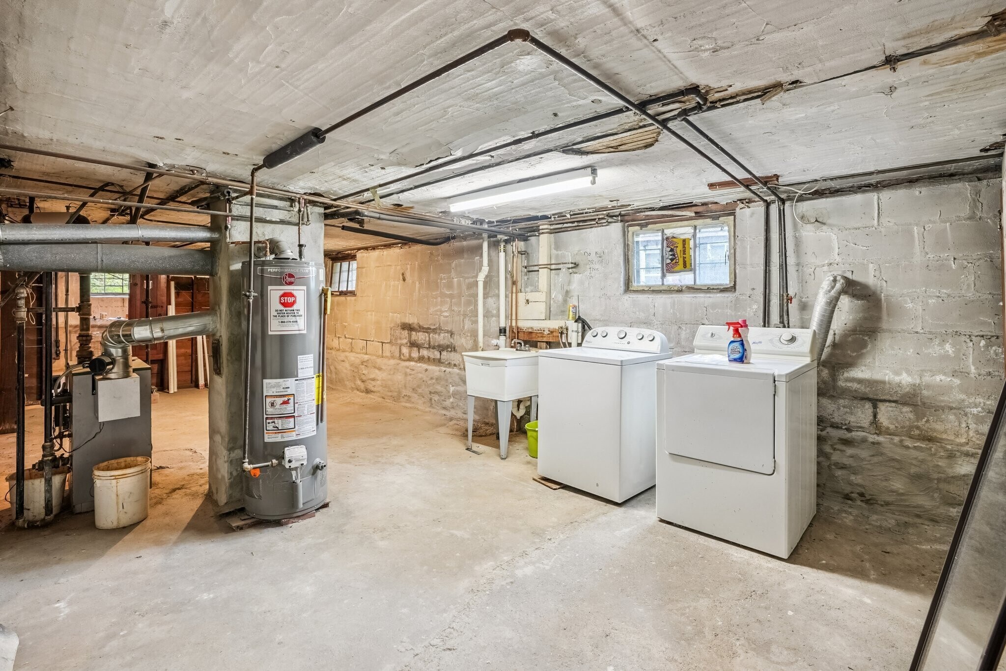 Building Photo - 14 Hurlcroft Ave