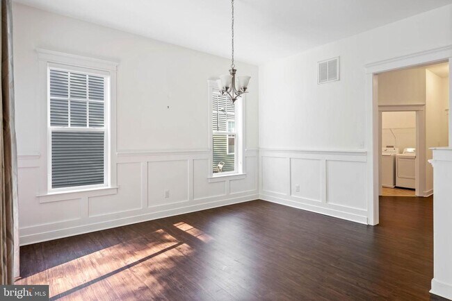 Building Photo - 22395 Arbor Cir