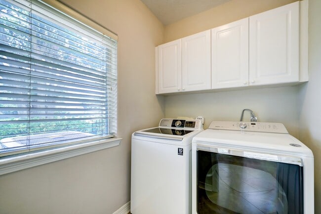 Building Photo - 16403 Knightrider Dr
