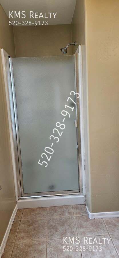 Building Photo - 7178 S Oakbank Dr