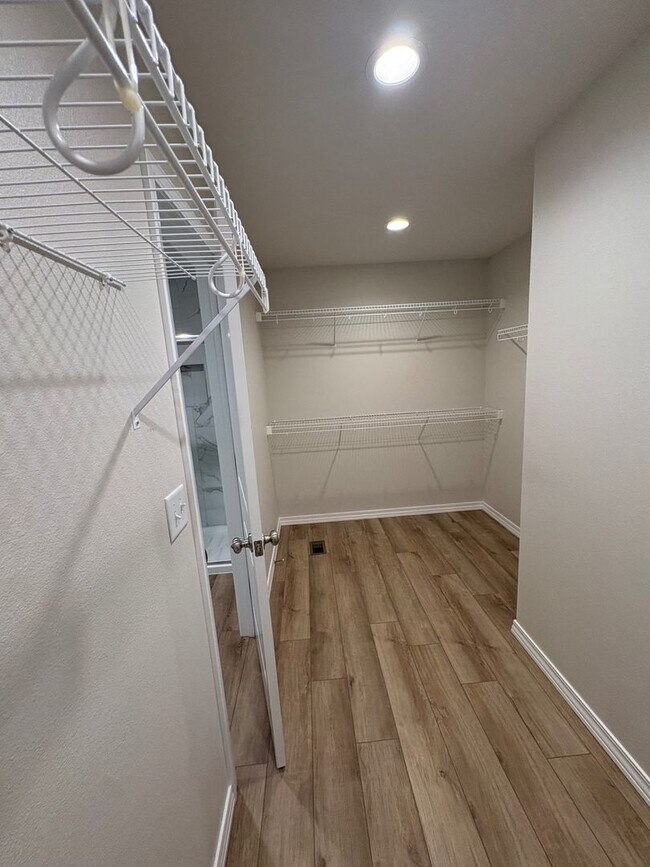 Building Photo - Check out this beautiful newly built 3-bedroom, 2-bathroom home in Springfield!