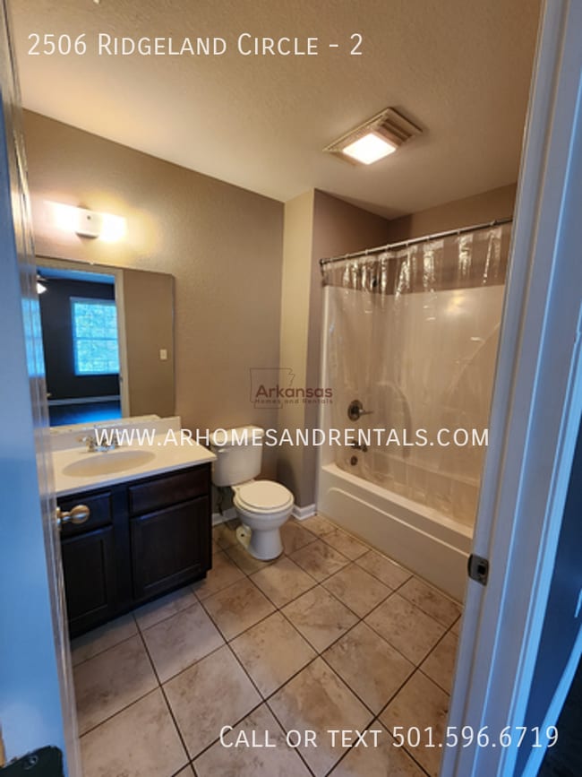 Building Photo - 2506 Ridgeland Cir